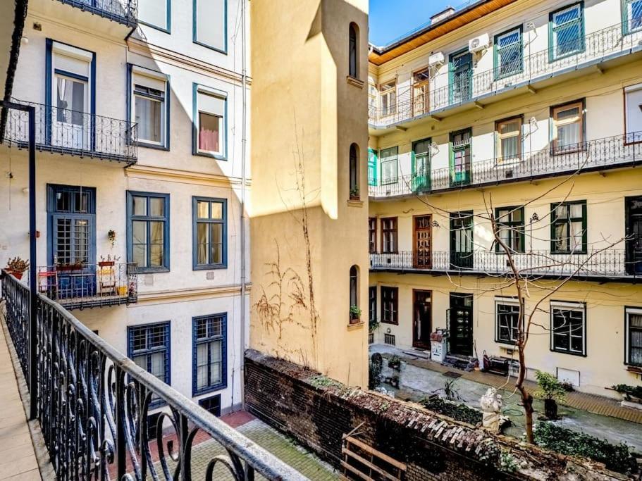 Sunshine Apartment - With Garage Budapest Esterno foto